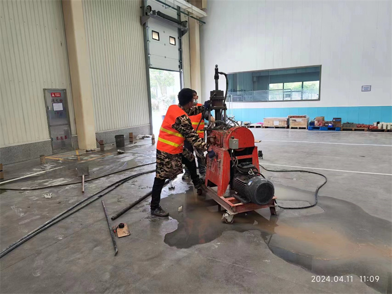 聂荣厂房地面下沉塌陷注浆加固施工